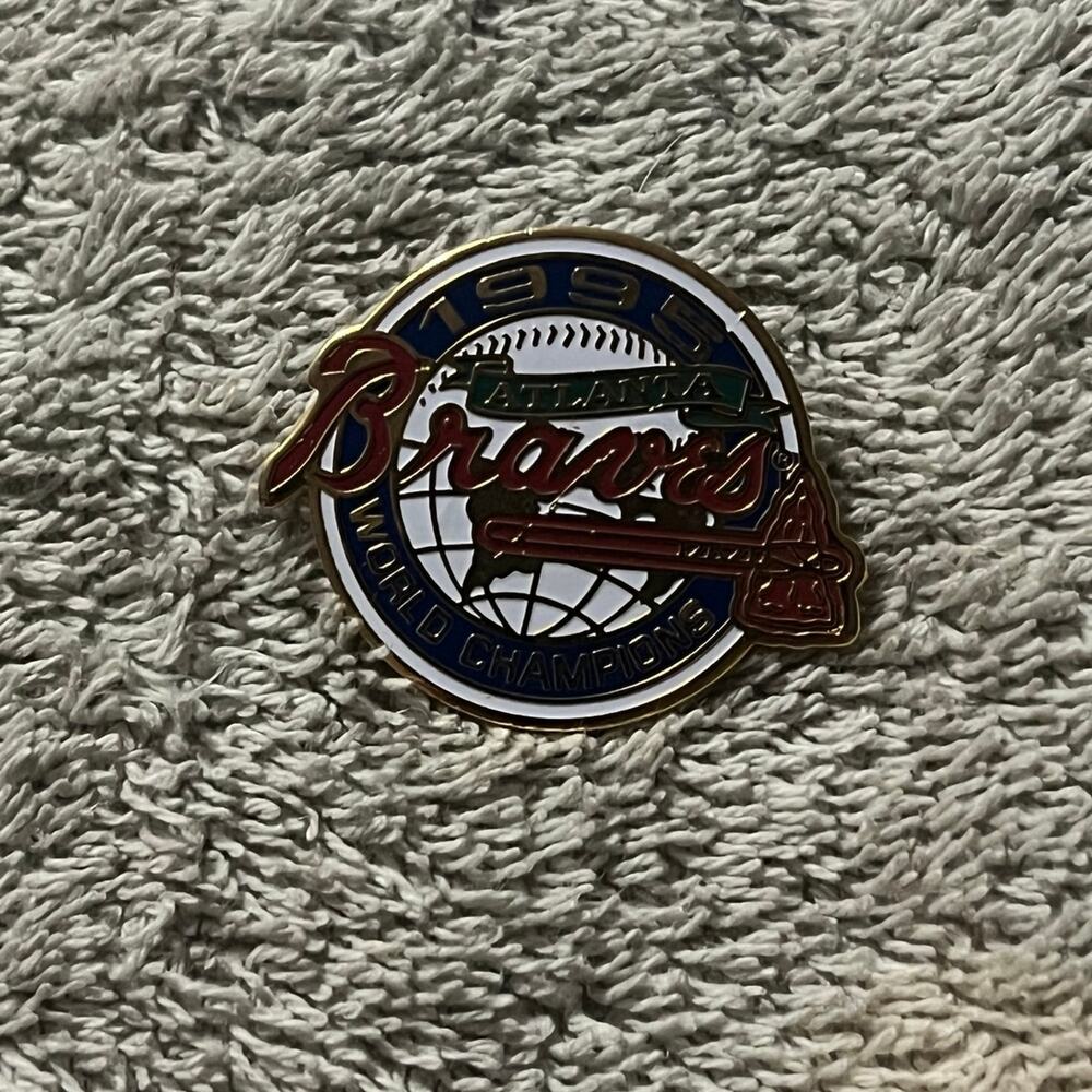 Atlanta Braves Pins and License Plate Cover 1992-1995-1997